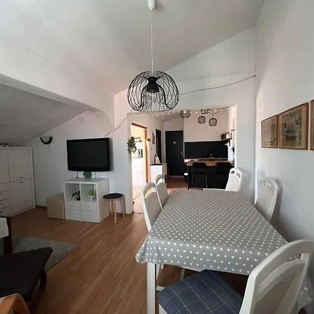 Nona Aurora - Eufemia Apartament